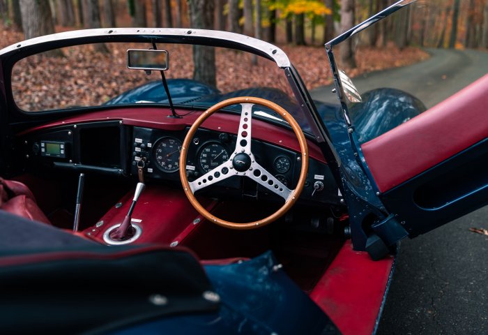 1957-Jaguar-XKSS1375526_5602f7e5b36fba54d042375762a16a2e