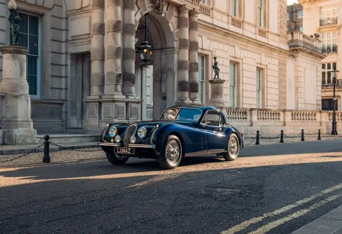 Lunaz_EV_XK120_PALL_MALL_5602f7e5b36fba54d042375762a16a2e